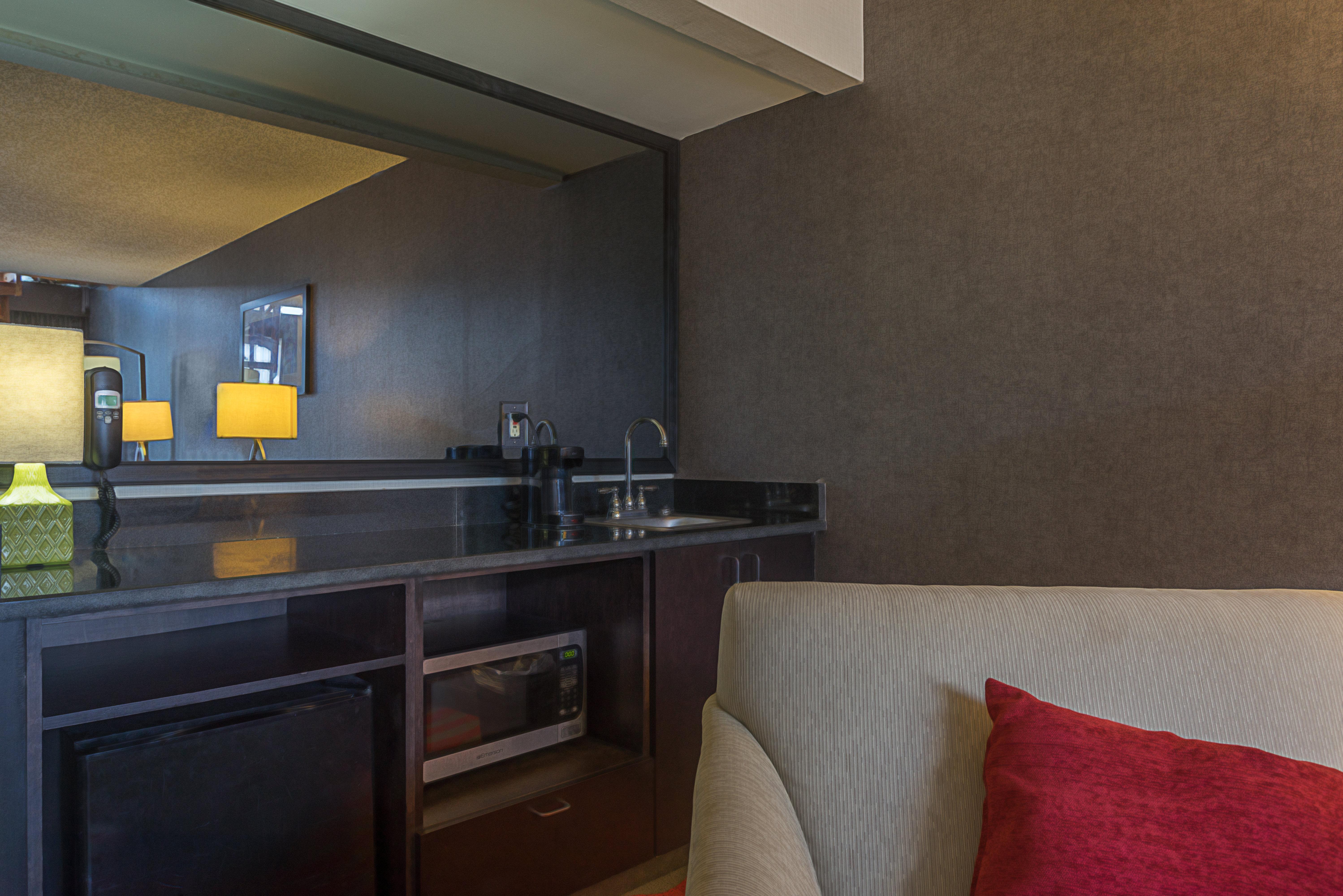 Hotel Harrisburg I-81 Hershey Area By Ihg 3*